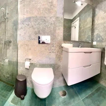 La Galeria דירה *